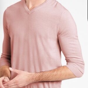Banana Republic Luxury Blend (Silk, Cotton & Cashmere)V-Neck Sweater - Soft Pink